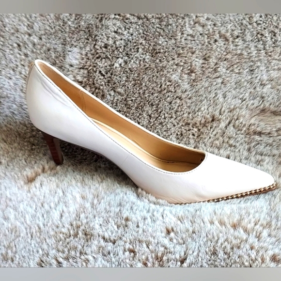 Coach size 7.5B beige pumps - Picture 1 of 7